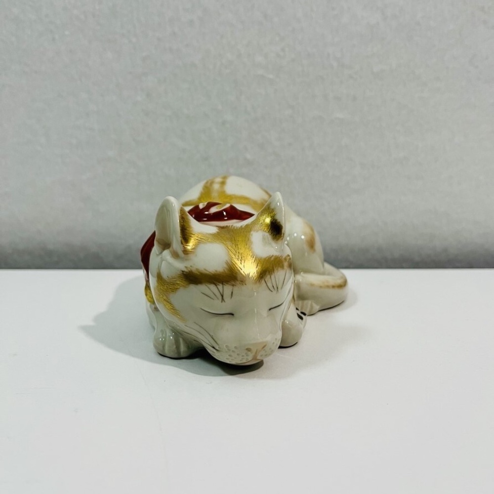 Antique Vintage Kutani Ware Japan Sleeping Cat Nemuri Neko Porcelain Figurine 5” - Picture 2 of 9